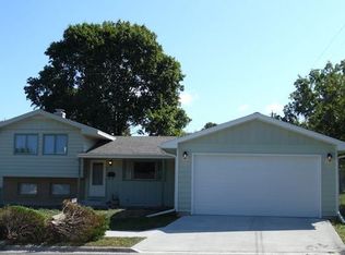 903 N 16th St, Rochelle, IL 61068