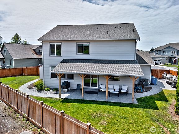 4th image of 513 Wellington Place