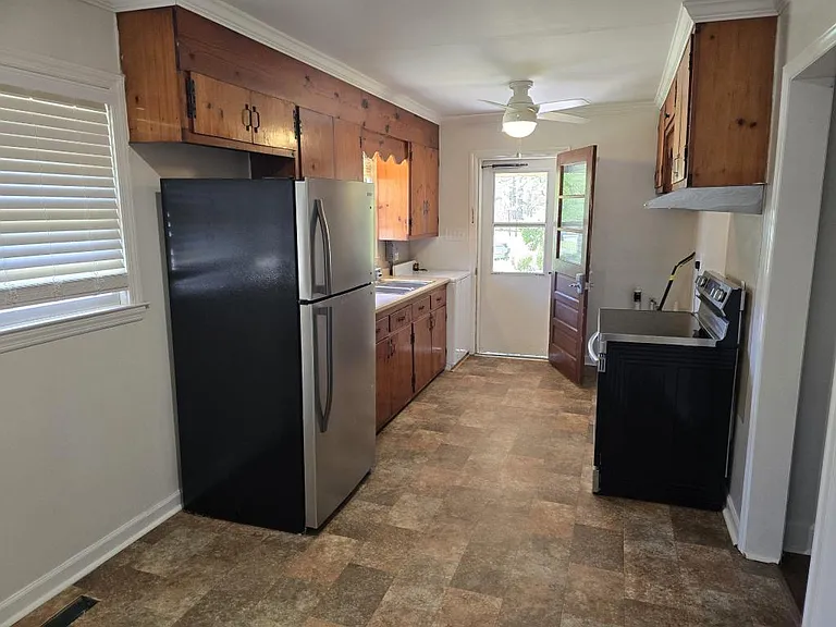 1510 Clarksville Dr — Photo 11