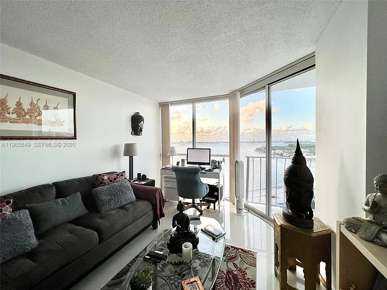 7601 E Treasure Dr #1817 — Photo 22