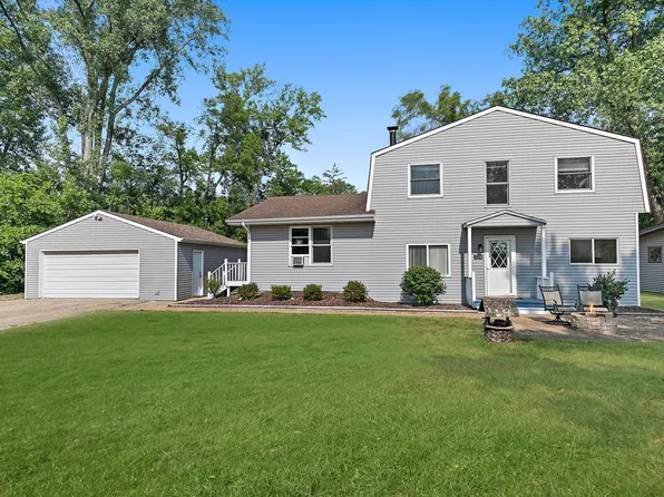 3208 S Riverdale Rd, McHenry, IL 60051