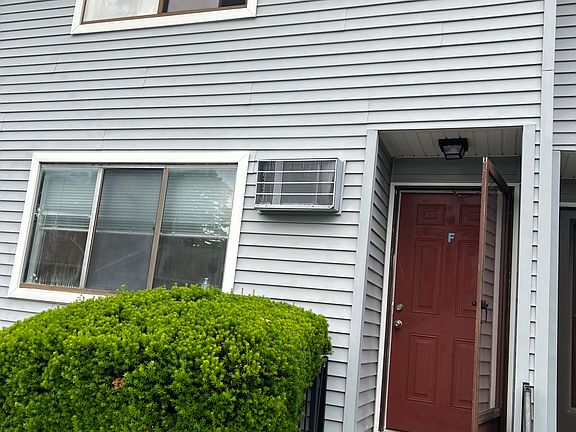 2nd image of 294 Meridian St
