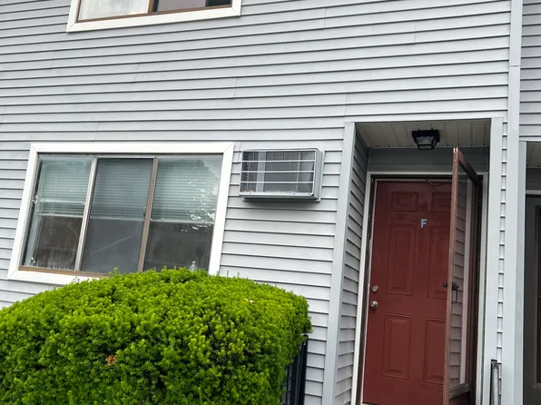 294 Meridian St, Groton, CT 06340