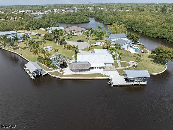 2nd image of 416 Seaworthy Rd