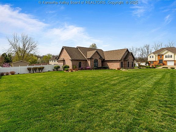 3rd image of 251 Woodmire Dr