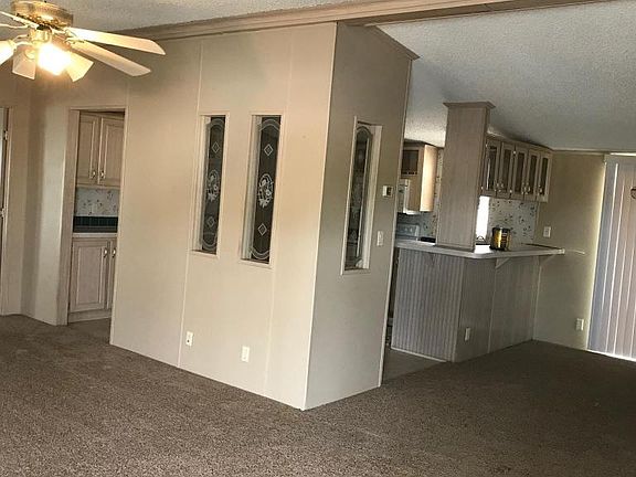 3rd image of 3949 E Balsam Ave