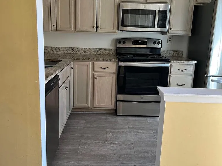11702 Zebrawood Ct — Photo 2