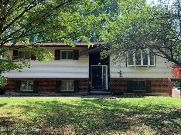 1574 Station Dr, Stroudsburg, PA 18360