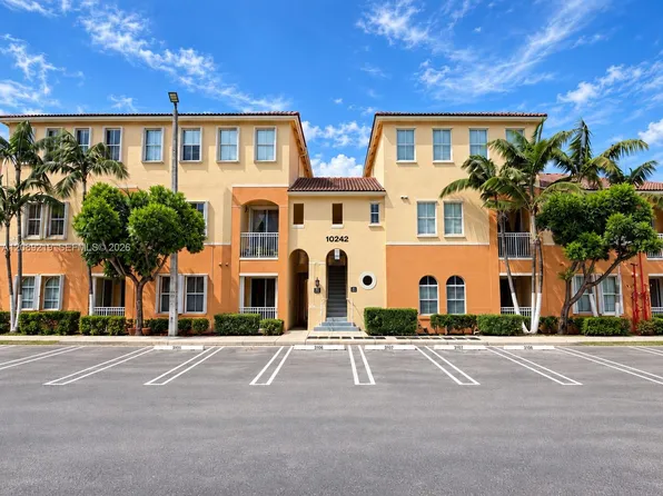 10242 NW 7th St Unit 203, Miami, FL 33172