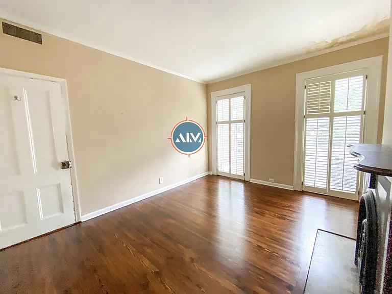 208 E Taylor St — Photo 37