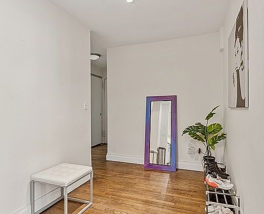 4th image of 200 E 28th St APT 4G