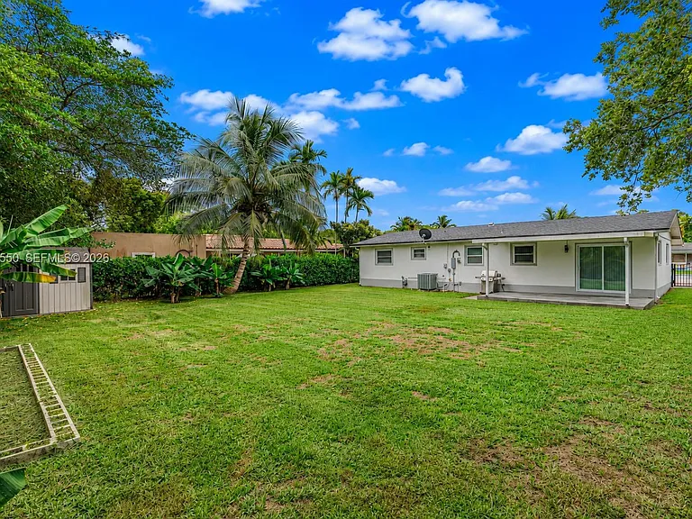 6255 SW 62nd Ct — Photo 16