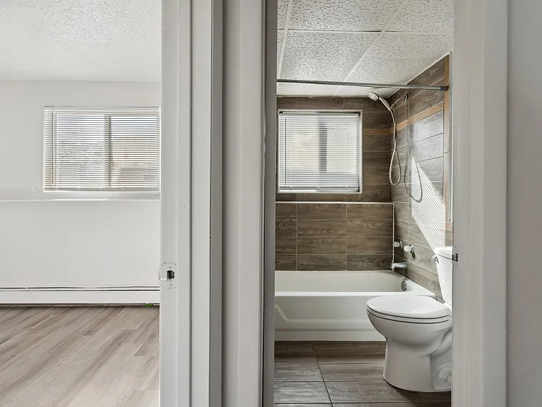 253 N Vine St #3 — Photo 17