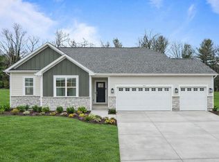 19 Arbor Ridge Dr, Delavan, WI 53115