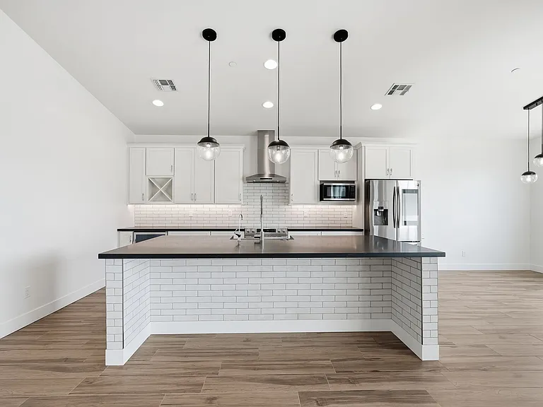 8503 E Amelia Ave — Photo 10