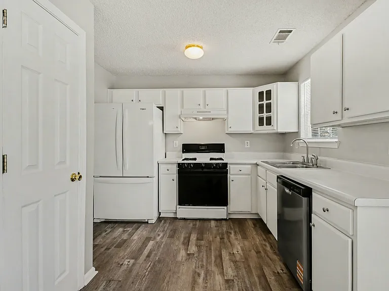 2839 Rambling Way — Photo 9