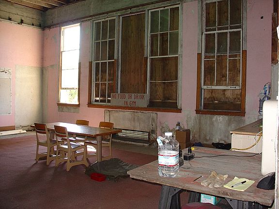 One of 4 large rooms