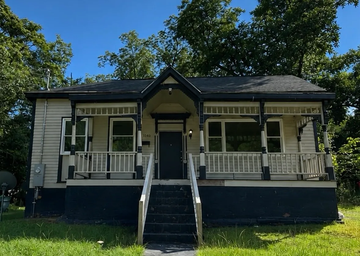 4 bed, 1291 sqft, $1,600 — Photo 1