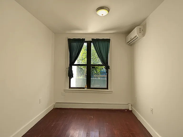 952 Madison St #4 — Photo 9