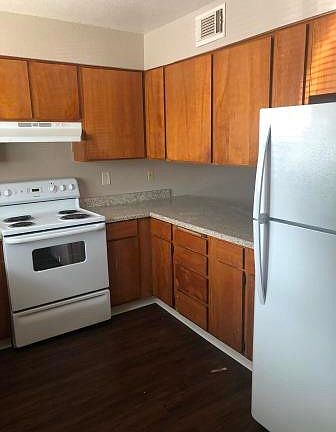 4th image of 314 6th St APT 2