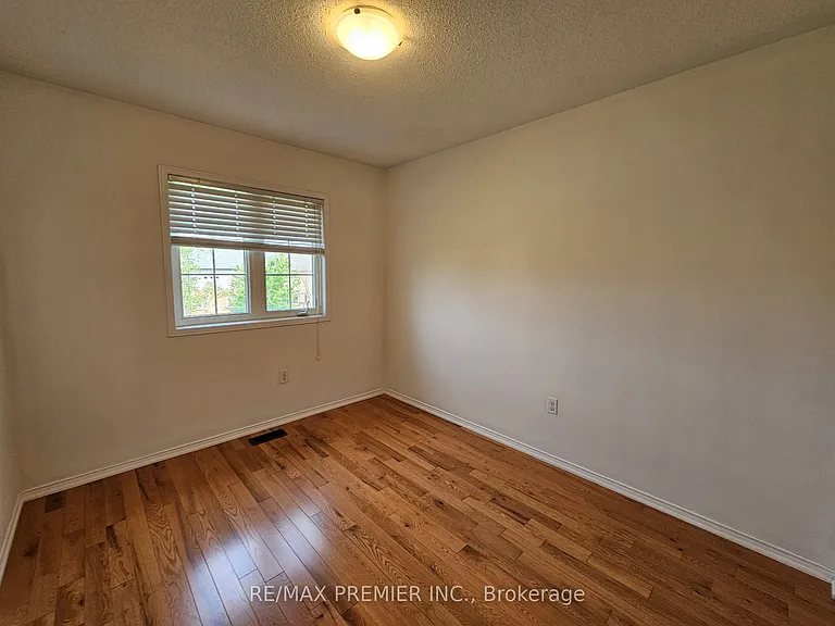 745 Farmstead Dr #12 — Photo 11