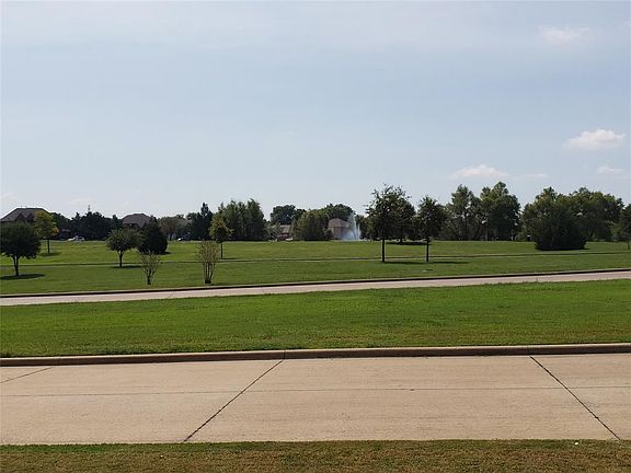 4th image of 1215 W Collins Cir