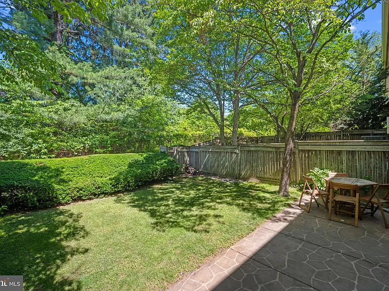 9405 Chatteroy Pl — Photo 13