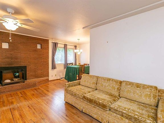 3rd image of 2510 E Girard Pl