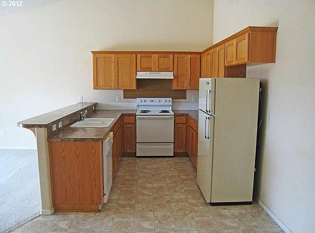 2nd image of 2324 SW Taylor Dr