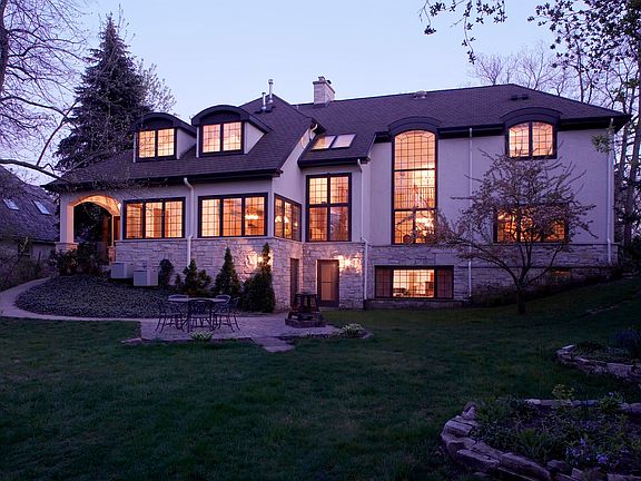 2nd image of 780 Green Briar Ln