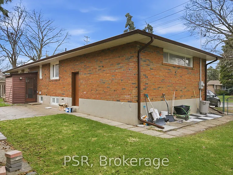 27 Kingsview Blvd #1 — Photo 22