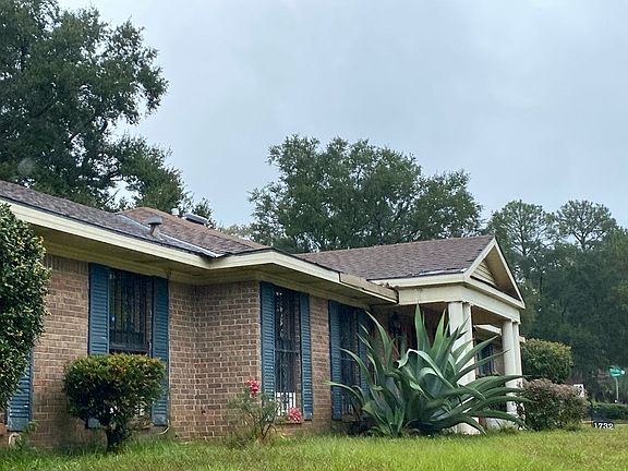 3rd image of 1732 Long Meadow Rd
