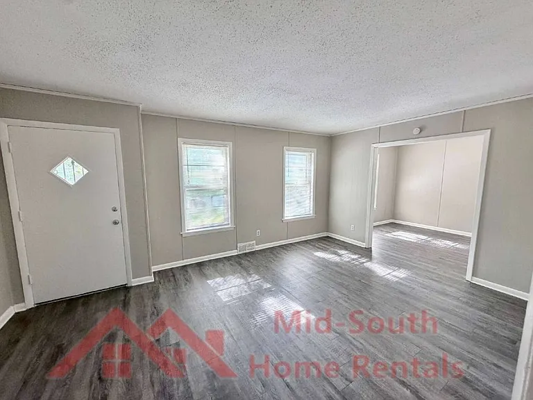4271 Coventry Dr — Photo 4