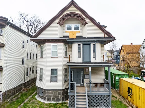 9 Helen St, Dorchester, MA 02124