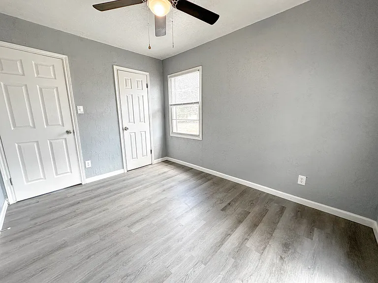 212 SW 23rd Pl — Photo 19