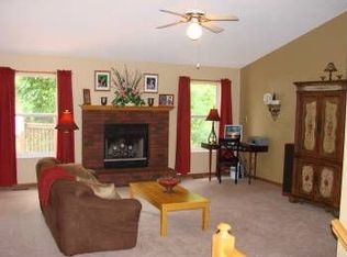 30 Statesman Dr, O'Fallon, MO 63368