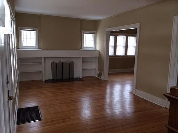 4th image of 914 Grant St