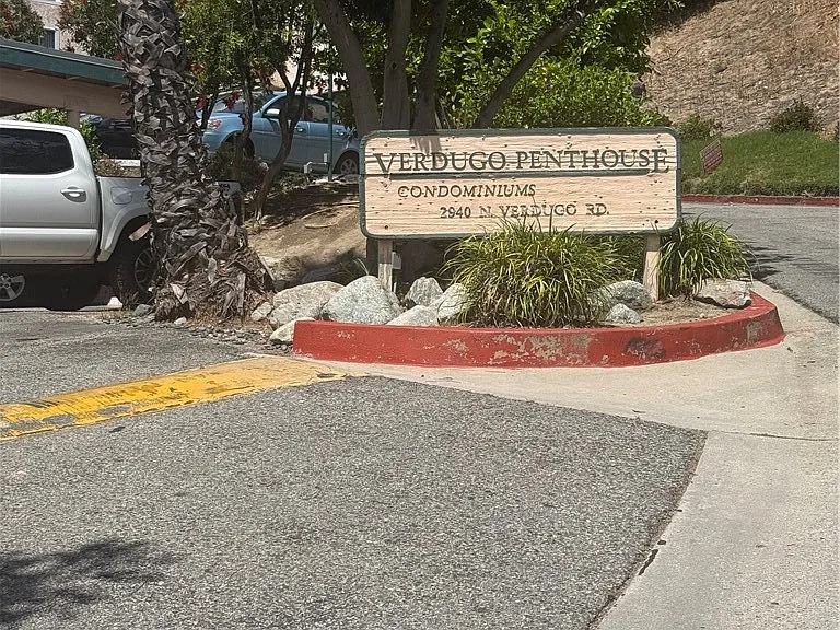 2940 N Verdugo Rd #206 — Photo 9