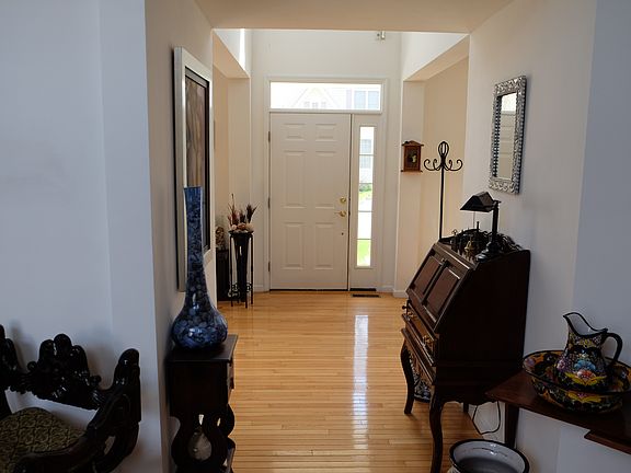 3rd image of 39 Ovation Ct