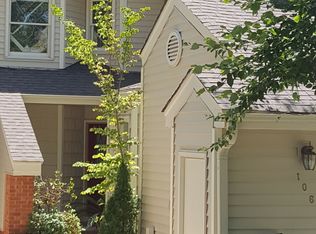 106 Crestview Ct, Cary, NC 27518