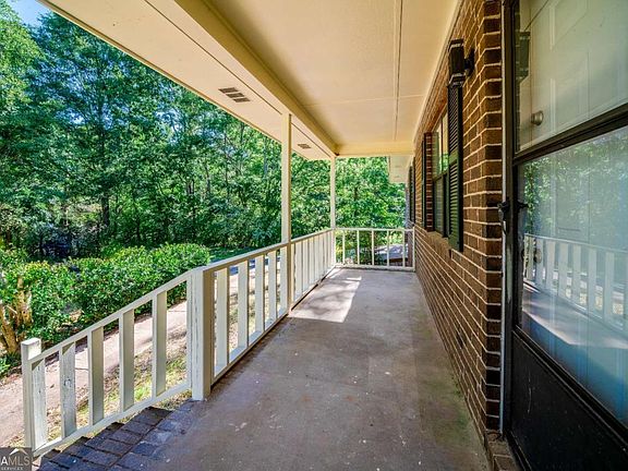 4th image of 325 Camp Ground Rd