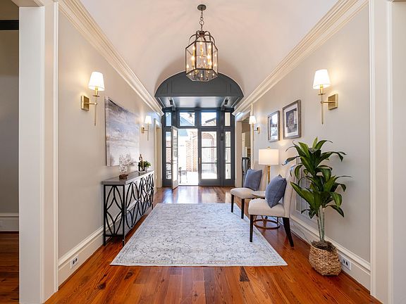 2nd image of 10 Saint Johns Pl
