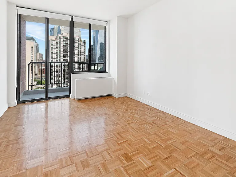 380 Rector Pl #20C — Photo 3