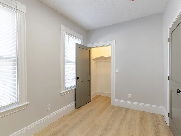 628 E 6th St #2 — Photo 5