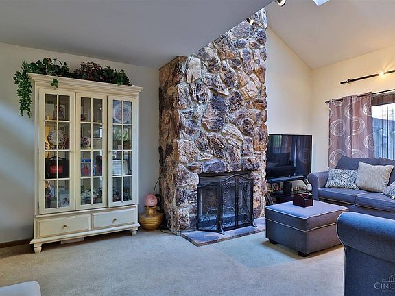 5th image of 260 Centerbury Ct