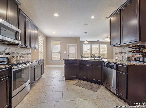 4th image of 1617 Sun Ledge Way