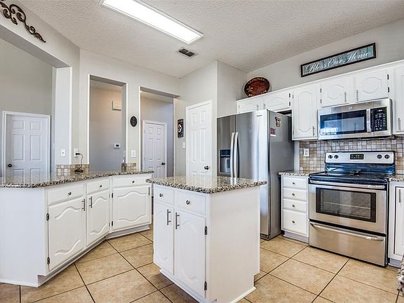 3rd image of 10617 Nashville Dr