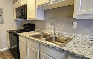 7326 Southside Dr, Louisville, KY 40214