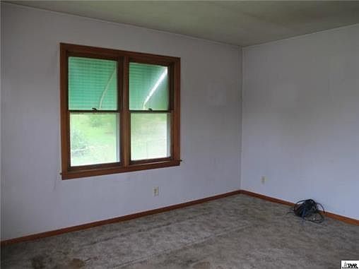 4th image of 5038 Lathrop Ave
