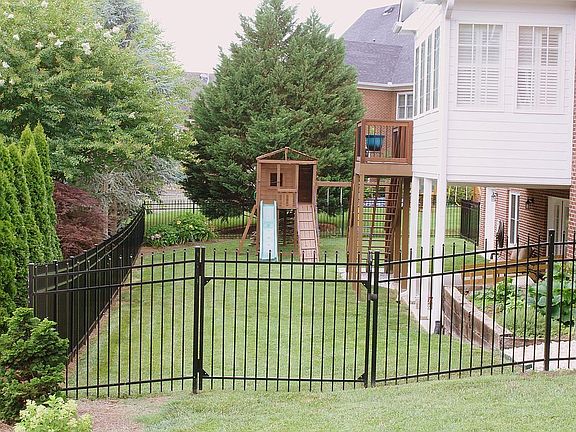 2nd image of 701 Lake Vista Ln